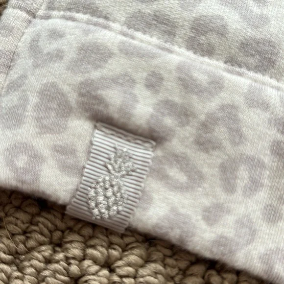 Tommy Bahama island soft top - Picture 6 of 6